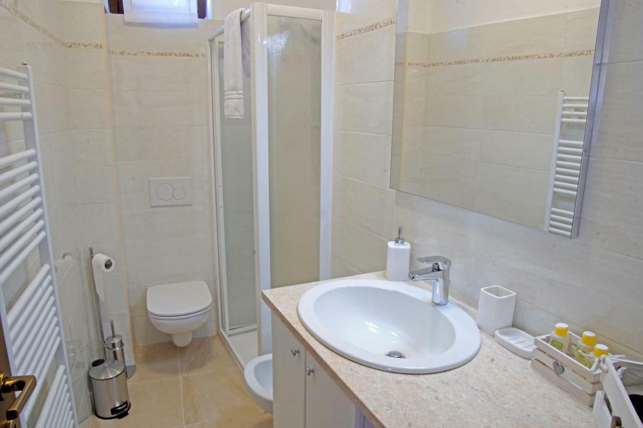 La Pineta Apartment สเตรซา ภายนอก รูปภาพ